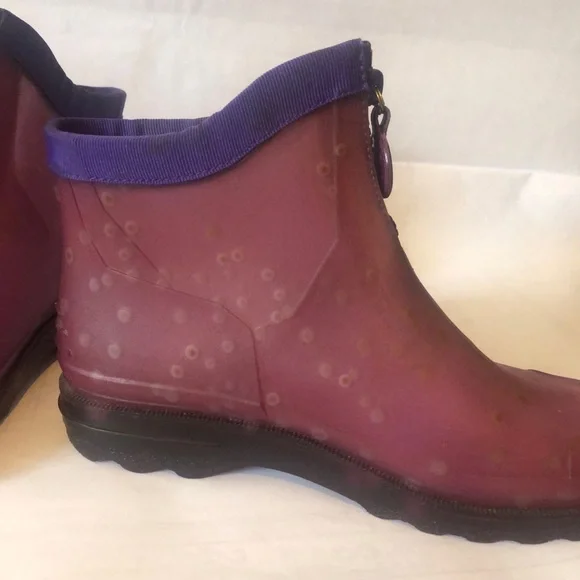 Chanel ankle rain boots kids size 5; waterproof, skid resistant, bleach droplets - Picture 3 of 12